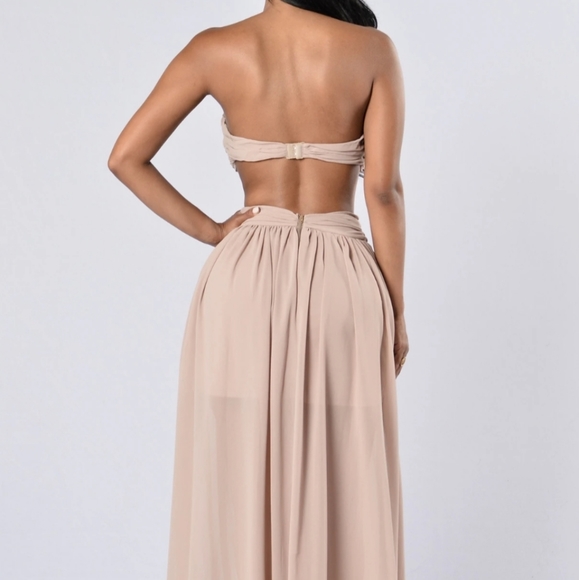 FASHION NOVA // Chiffon Maxi Dress - Picture 2 of 6